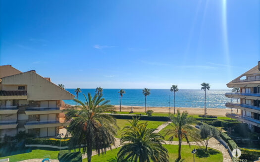 Exklusive Residenz in erster Meereslinie in Torre Valentina