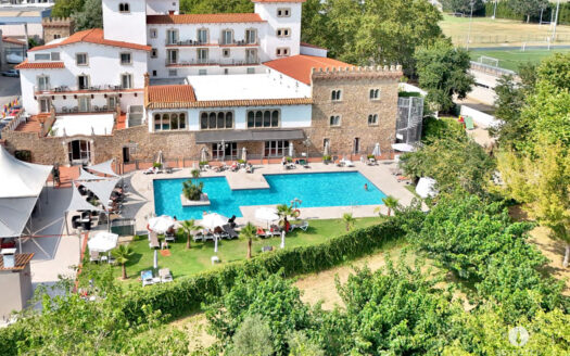 Hotel Castell Blanc – Historischer Charme und Hotelpotenzial in Empuriabrava